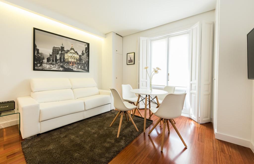 Santa Ana Plaza Apartment Madrid Bagian luar foto