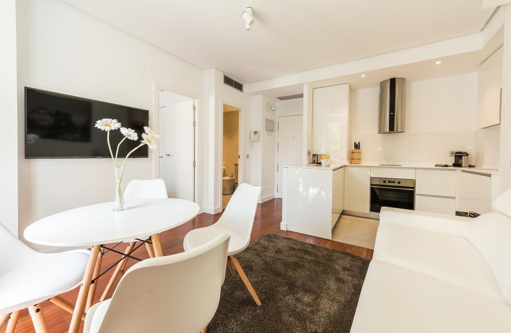 Santa Ana Plaza Apartment Madrid Bagian luar foto