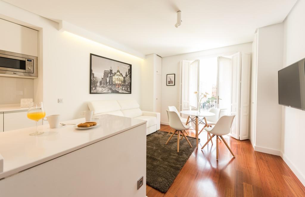 Santa Ana Plaza Apartment Madrid Bagian luar foto