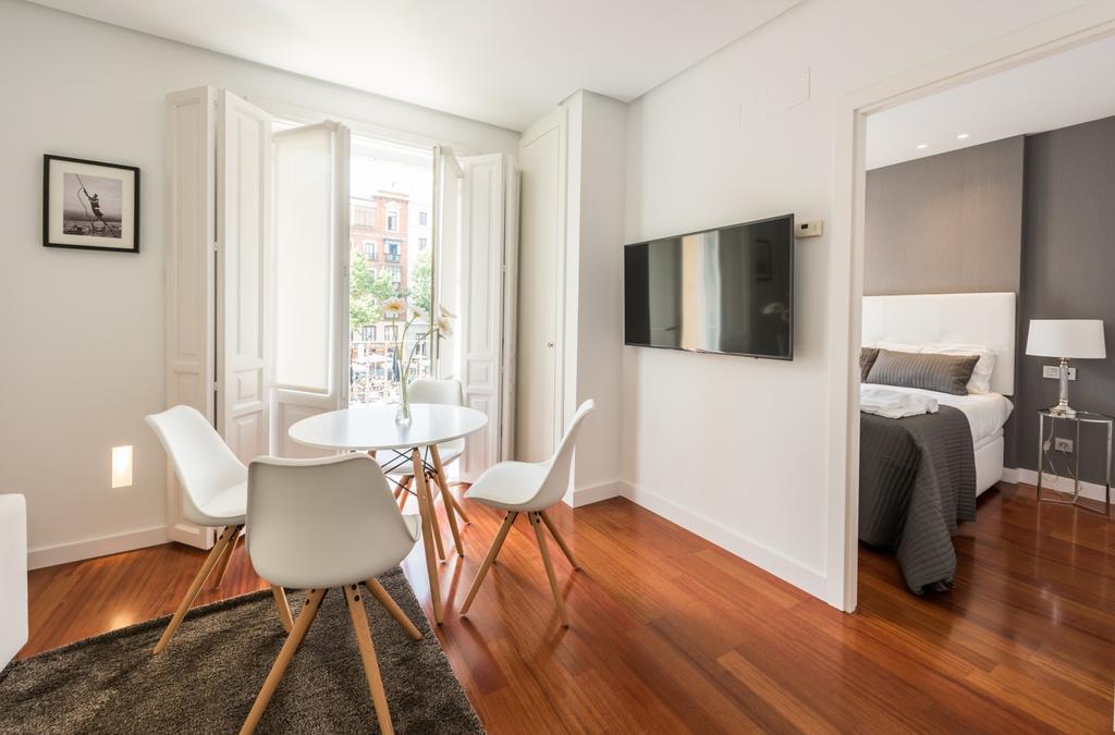 Santa Ana Plaza Apartment Madrid Bagian luar foto
